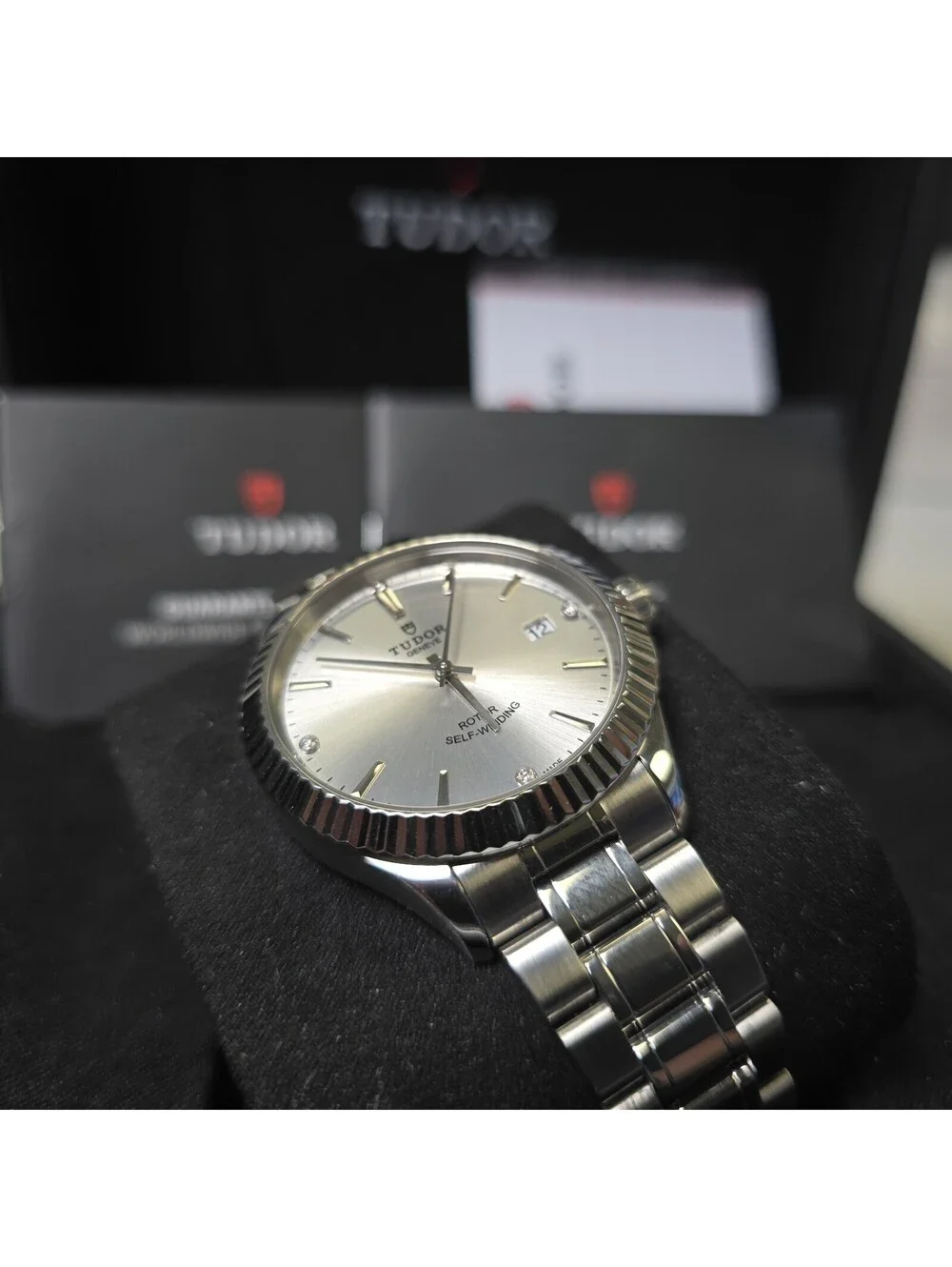 TUDOR Stvle M12510 38mm Stainless Steel silver diamond-set dial, Fluted Bezel